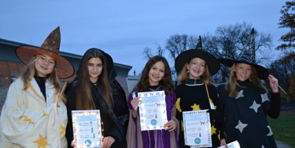 Lampionový průvod v Dobříši oslavil jubileum a rozzářil podzimní večer