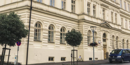 Středočeský kraj připravuje slučování dalších škol, na řadě je i Příbram