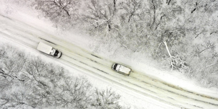 Pět pravidel bezpečné jízdy na sněhu: Zimní past, která čeká na chybu