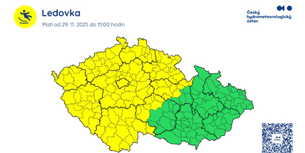 Meteorologové vydali výstrahu před ledovkou, od pátečního večera to může na silnicích klouzat