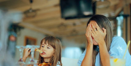 Děti v restauracích: klid pro hosty, nebo diskriminace?