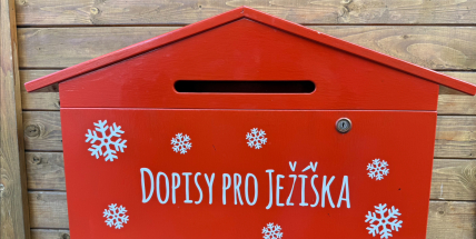 Kdo z nás nikdy nepsal Ježíškovi? Vánoční pošta v Příbrami je připravená