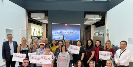 Vánoční charitativní jarmark Doosan Bobcat v Dobříši: Třetí ročník podpořil místní neziskové organizace i školy