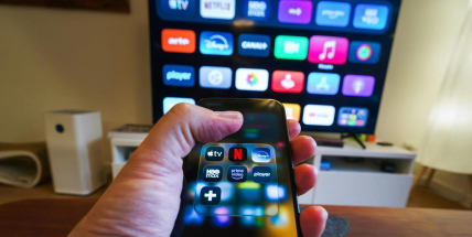 Podvodníci lákají na snadný přivýdělek sledováním videí