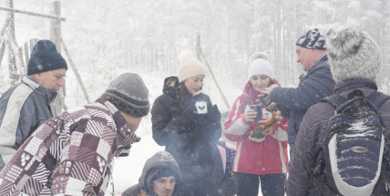 Výstup na Pražák se vydařil i přes chumelenici na vrcholu