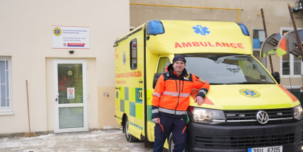 Středočeským záchranářům loni přibylo výjezdů, krajský úřad zvažuje dotační titul na pořízení defibrilátorů