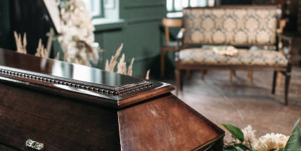 Sociálních pohřbů přibylo. Výrazný nárůst je v Příbrami