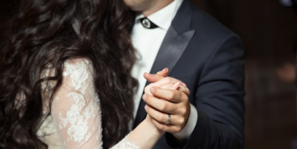 Plesová sezóna je v plném proudu. Na co si dát pozor, aby nepřišlo faux pas?