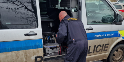 Krajští kriminalisté vyšetřují "otcovraždu". Tělo našli krminalisté ve značném stavu rozkladu