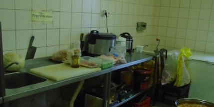 Středočeští hygienici provedli v roce 2025 téměř 1 800 kontrol stravovacích zařízení včetně těch na Příbramsku