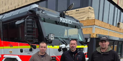 Nová cisternová stříkačka třetí generace za jedenáct milionů je skoro na cestě do Rožmitálu