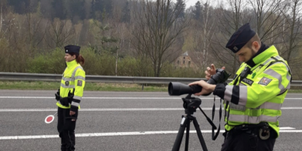 Chcete rozhodnout, kde policie „chytí“ řidiče za rychlou jízdu? Zapojte se do Speed Marathonu 2026!
