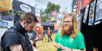 Deset let doučování, návštěv a solidarity: ADRA ukazuje, proč dobrovolnictví vrací víc, než dává