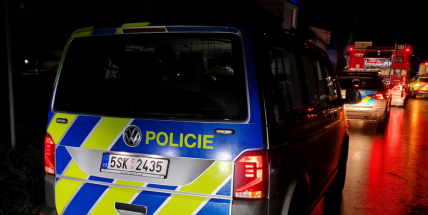 V Husově ulici porazilo auto chodce