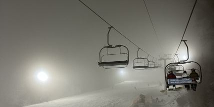 Příbramáci si ještě zalyžují. Sjezdovky v okolí drží skvělé podmínky i na konci zimy