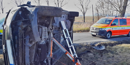 Hasiči i záchranáři zasahovali u nehod v Obořišti a Hluboši