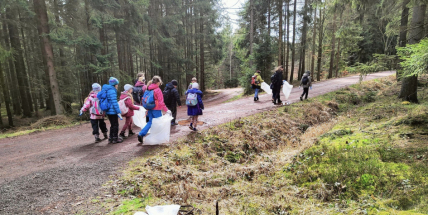 Brdská příroda volá o pomoc: stovky kilometrů tras čekají na dobrovolníky. Začíná se už v pátek