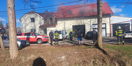 V Bohutíně hoří garáž