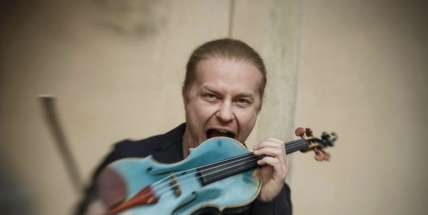 Pavel Šporcl v Příbrami: Kritizovali mě za šátek i džíny. A pak přišly modré housle