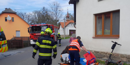 Rekordman na koloběžce: Na Sedlčansku narazil do zdi se skoro třemi promile