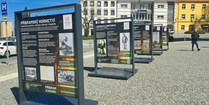 Výstava na náměstí T.G.M. v Příbrami připomíná hornickou minulost města