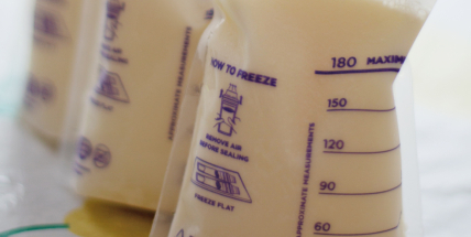 Veterinární správa zakázala desítky kojeneckých mlék. Obsahují nebezpečný toxin