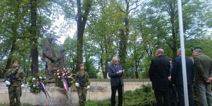 Příbram si připomněla konec války i oběti nacismu. Pietní akty uctily padlé na několika místech