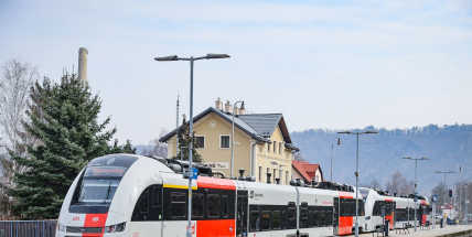 Od neděle platí letní změna jízdních řádů regionálních vlaků Českých drah
