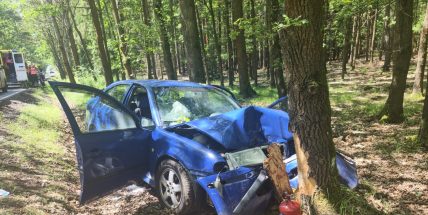 Vážná nehoda u Rosovic. Na místě je několik sanitek, přiletěl i vrtulník