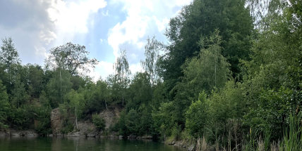 Kam k vodě na Příbramsku? Objevte skryté lomy i koupaliště bez davů