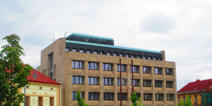 Podpora až 38 500 korun. V Příbrami je práce dost — je čas pravidla změnit?