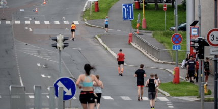 Chůze, nebo běh? Možná vás překvapí, co je pro tělo skutečně lepší