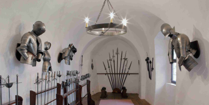Hrady a zámky po setmění ožijí. Hradozámecká noc nabídne příběhy, tajemství i romantiku