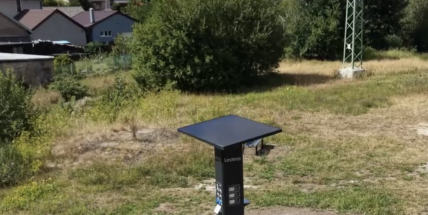 Lesopark Litavka i Vojtěch se mění k nepoznání. Nové iHřiště, nabíječky i lavičky z odpadu
