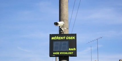 Pozor v Pražské ulici na Dobříši. Od února zde bude radar