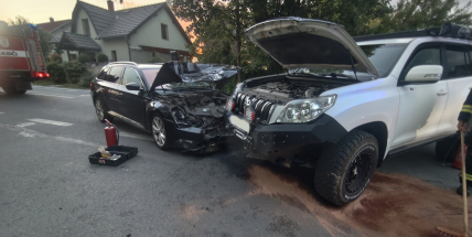 V Rožmitále se srazila dvě auta, po drsném čelním střetu skončili dva lidé v nemocnici