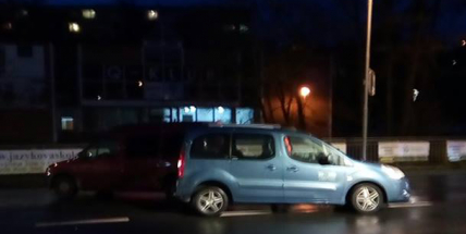 Nehoda u Q-klubu komplikuje dopravu v okolí