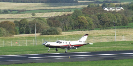 Novela zákona by měla vyřešit spory ohledně letiště ve Dlouhé Lhotě