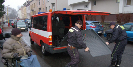 Vozíčkářům v nesnázích pomůže speciálně upravené auto