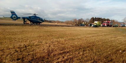 Vážná nehoda u Březnice. Na místě zasahuje i záchranářský vrtulník