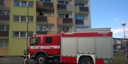 Do Brodské vyjížděli hasiči, v bytě hořela skříň