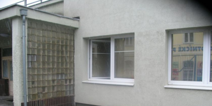 Neznámý pachatel vykradl lékařský pokoj