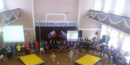 V Sokolovně se závodilo ve šplhu