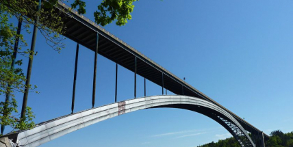 Žďákovský most je zcela uzavřen, rekonstrukce potrvá do konce léta
