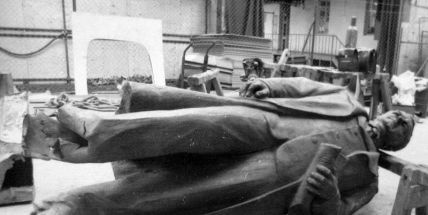 Příbram daruje Jihočeskému kraji sochu Klementa Gottwalda