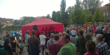 Na Oboře korzovaly stovky spokojených lidí