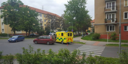 Jela rodit do nemocnice, po cestě do nich narazilo auto