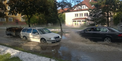 Prudká bouře zaplavila několik silnic v Příbrami