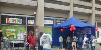 Bedna pořádá bazar oblečení, výtěžek půjde na provoz zařízení