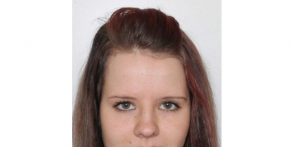 Policisté pátrají po dívce. Utekla otci, když měla jet do dětského domova